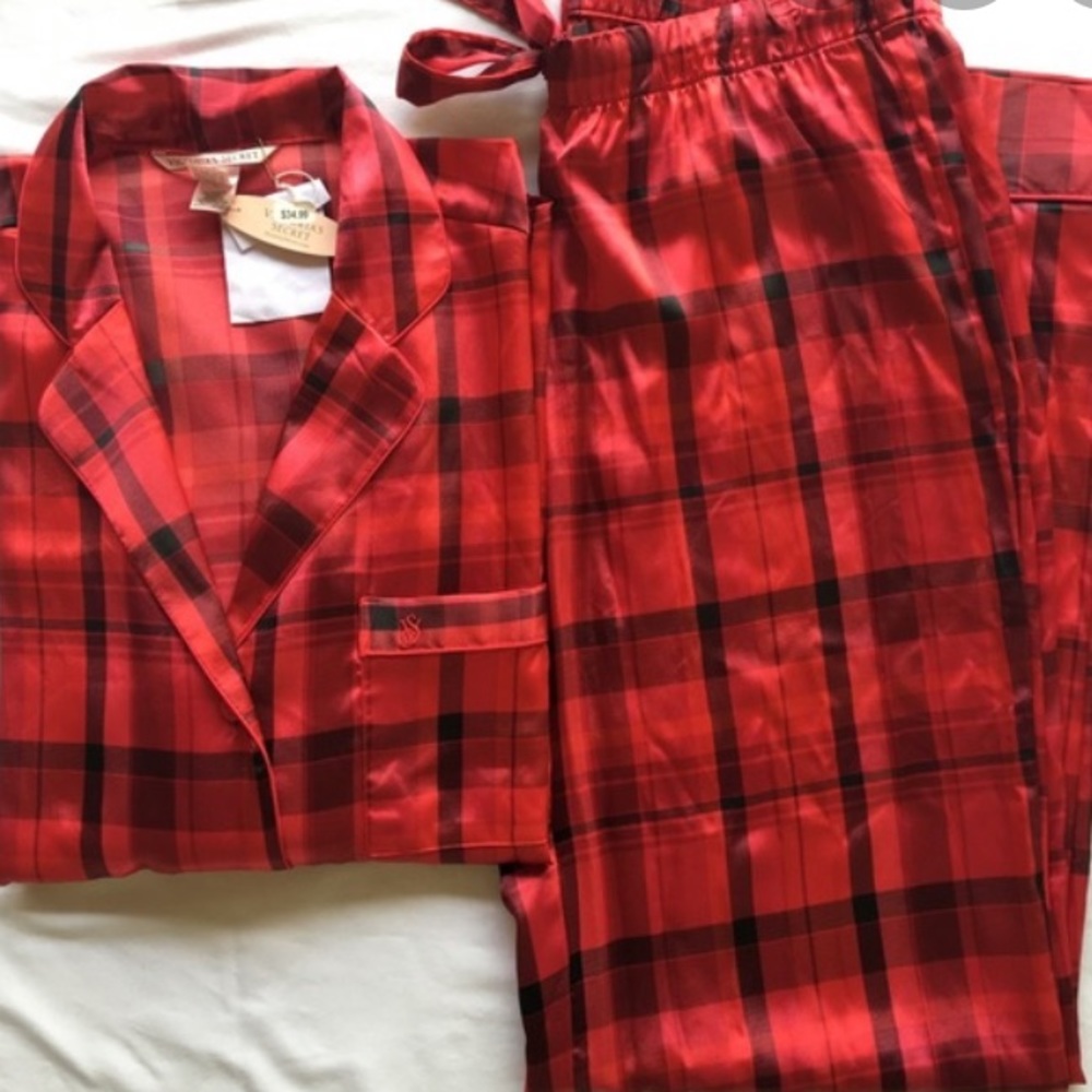 NWOT Victoria’s Secret Plaid Satin Pajamas Set
